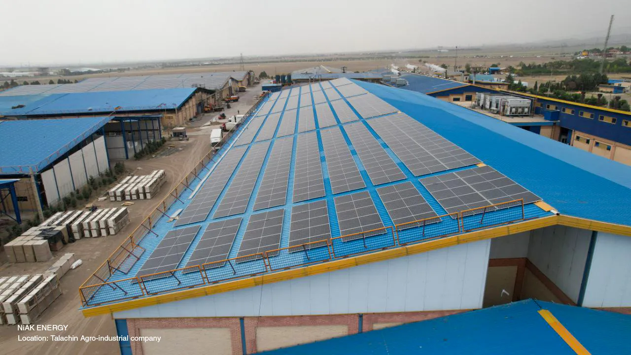 طراحی، تامین متعلقات، حمل، اجرا و راه اندازی نیروگاه برق خورشیدی متصل به شبکه با ظرفیت تجمیعی 4.66 مگاوات